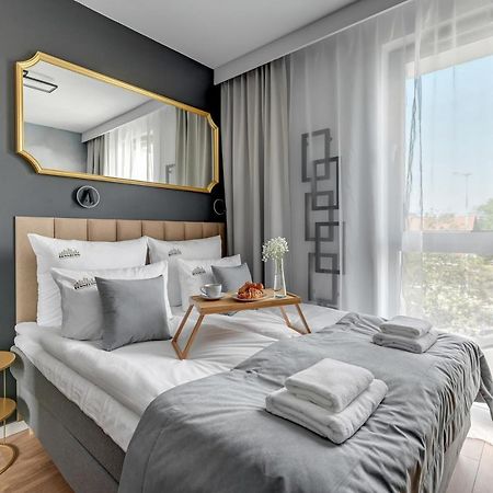 City Center Garden Gates Boutique By Downtown Apartments غدانسك المظهر الخارجي الصورة