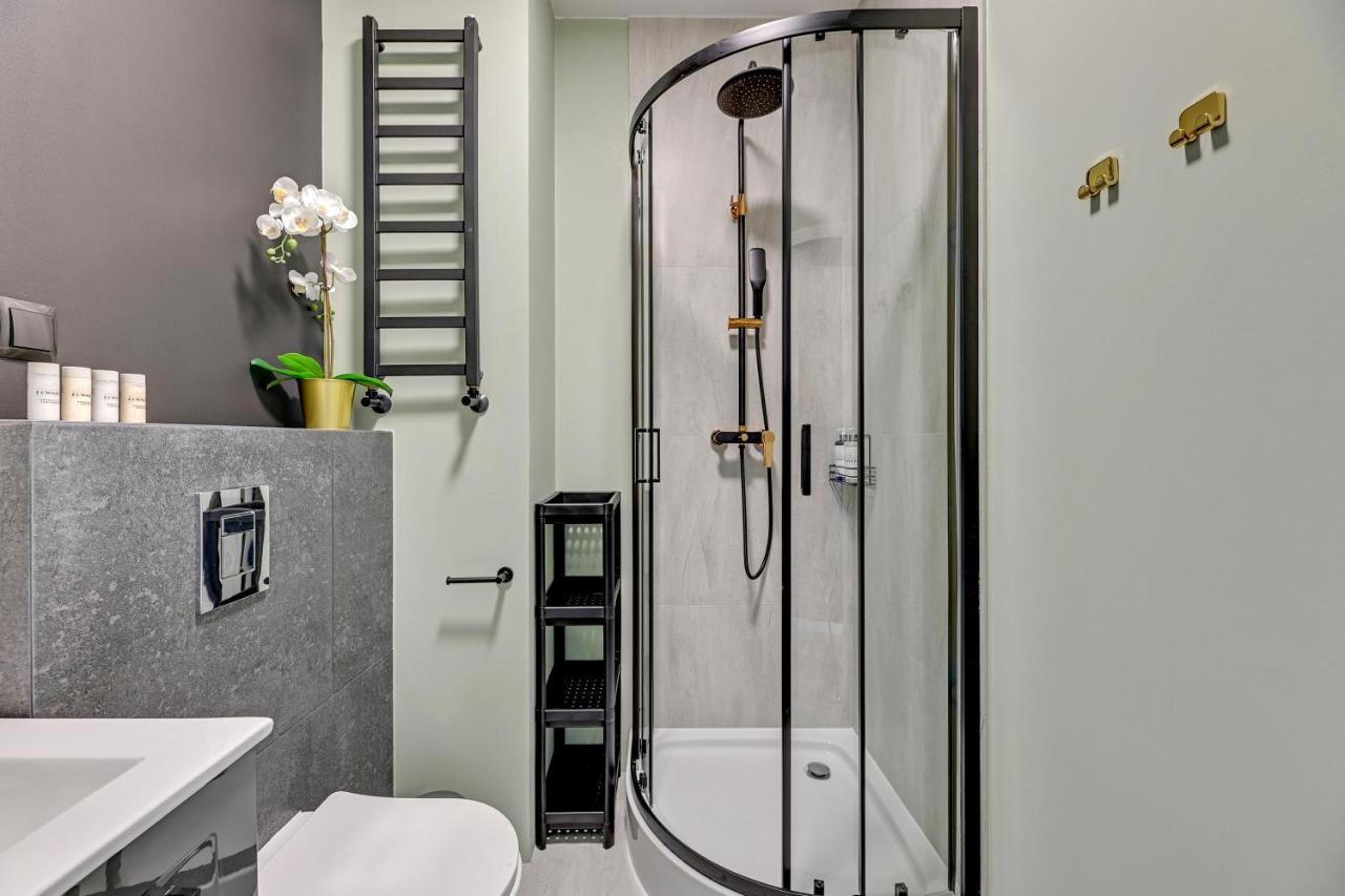 City Center Garden Gates Boutique By Downtown Apartments غدانسك المظهر الخارجي الصورة