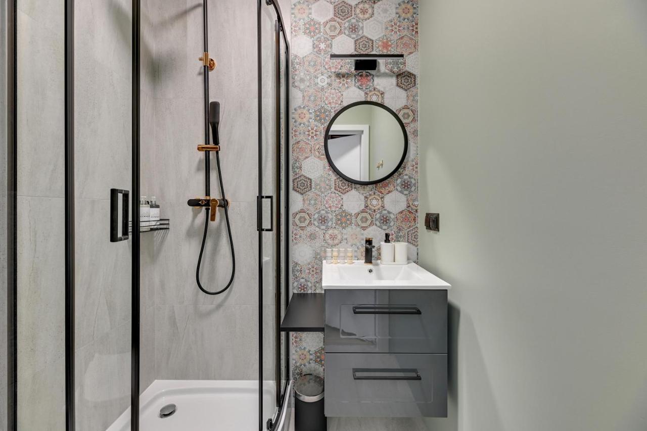 City Center Garden Gates Boutique By Downtown Apartments غدانسك المظهر الخارجي الصورة