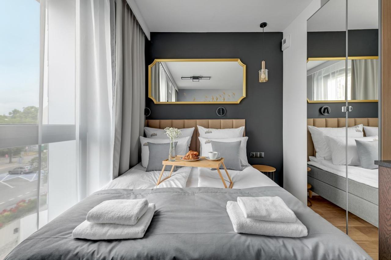 City Center Garden Gates Boutique By Downtown Apartments غدانسك المظهر الخارجي الصورة
