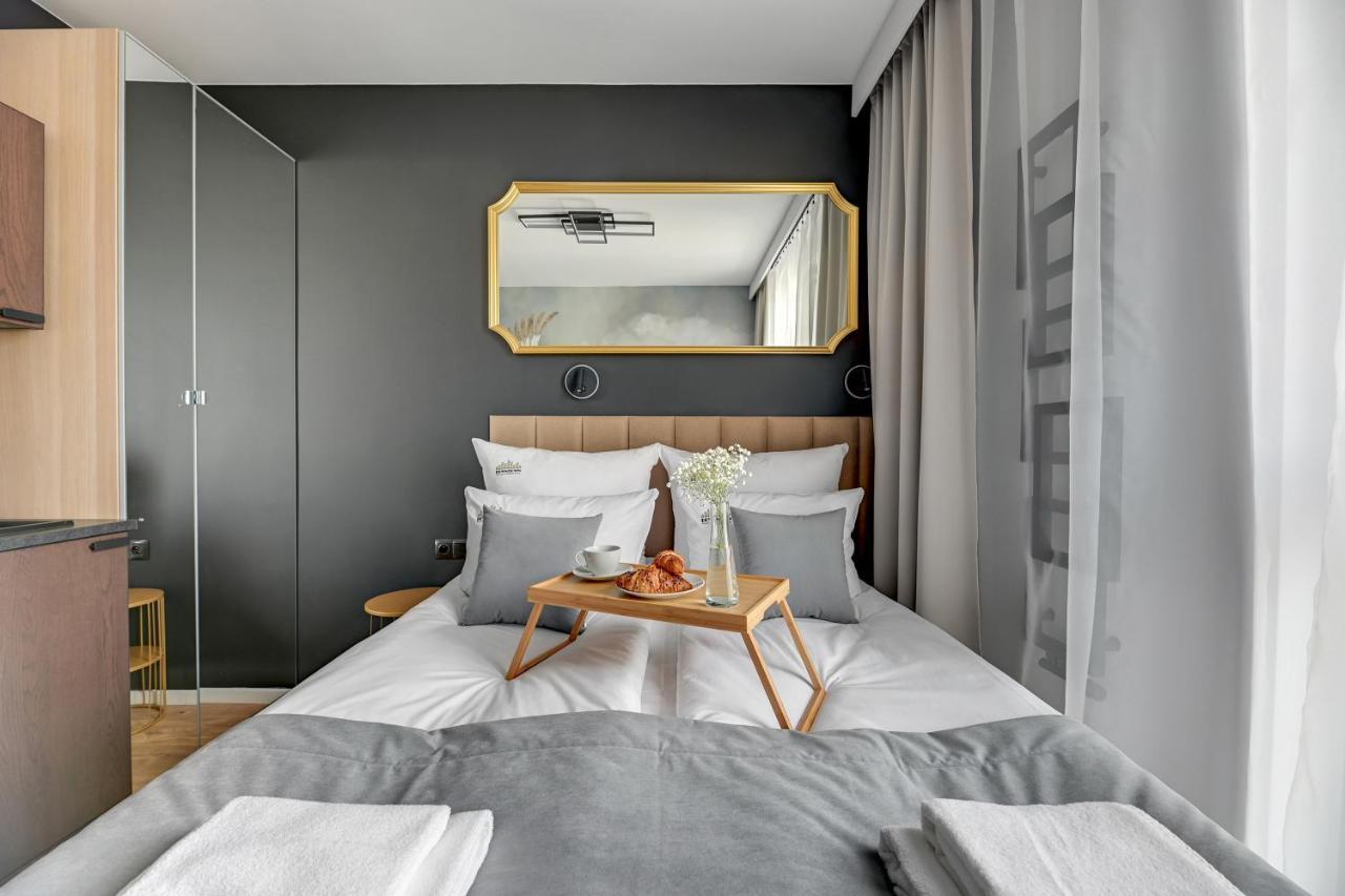 City Center Garden Gates Boutique By Downtown Apartments غدانسك المظهر الخارجي الصورة
